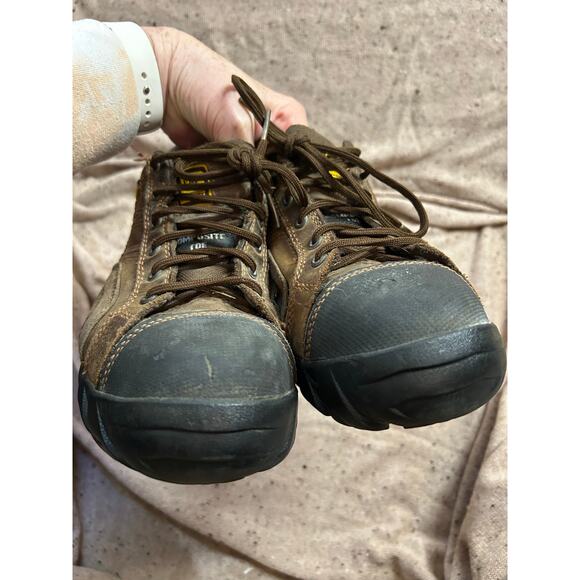Women's Caterpillar Composite Toe Work Shoes 8.5 Good with some peeling - Picture 5 of 10